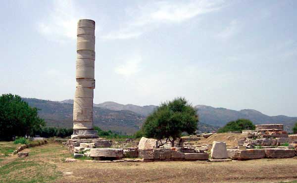 HERAION - The temple was built near the mouth of the river Imvrasos because the area was connected with the worship of the goddess even though the ground isn't so stable.