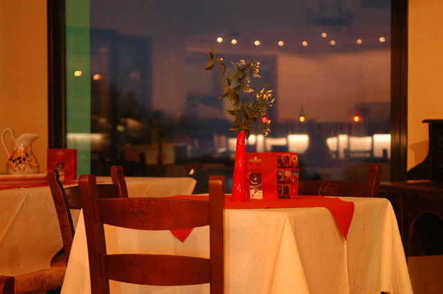 PYTHAGORION - Photo of the Dinner Restaurant CLICK TO ENLARGE